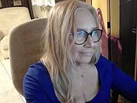 BlondeSofia Cam